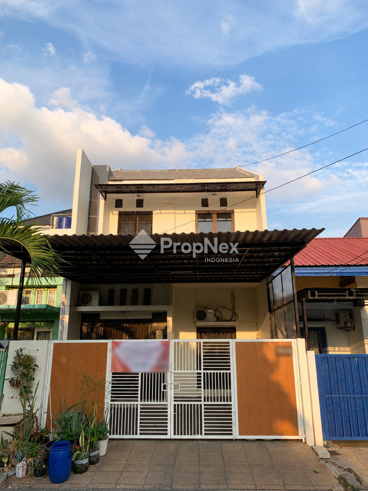 Rumah Cantik 3 Lantai di Harapan Indah, Bekasi